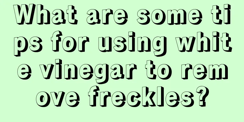 What are some tips for using white vinegar to remove freckles?