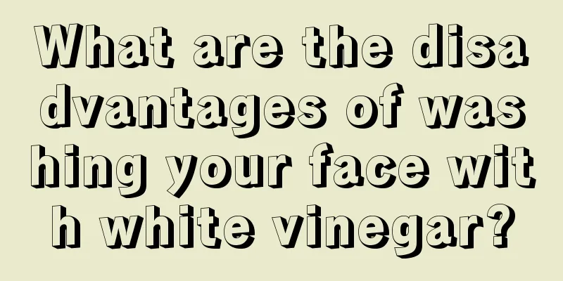 What are the disadvantages of washing your face with white vinegar?